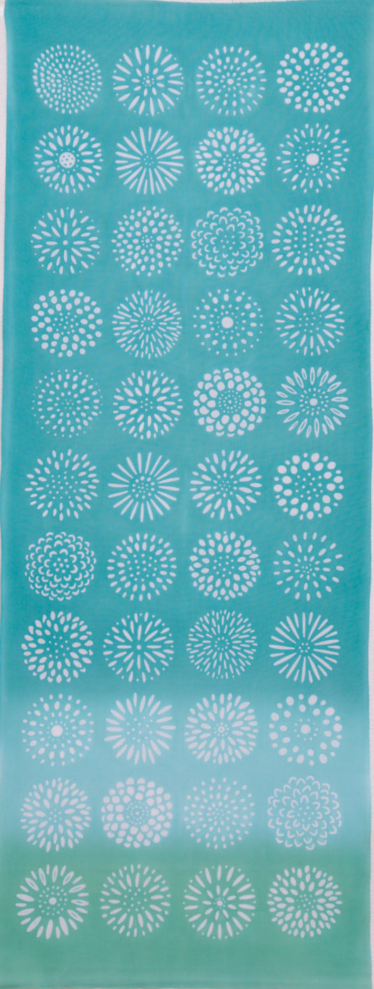 Perfectly round chrysanthemum (flower verdigris)