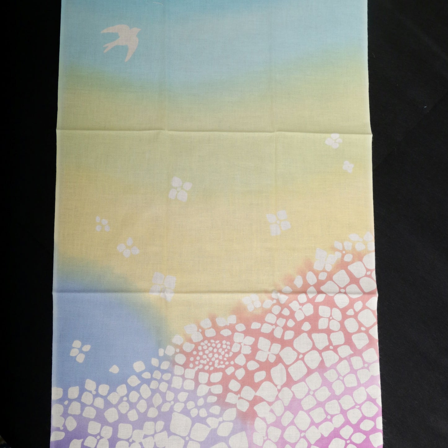 燕と紫陽花