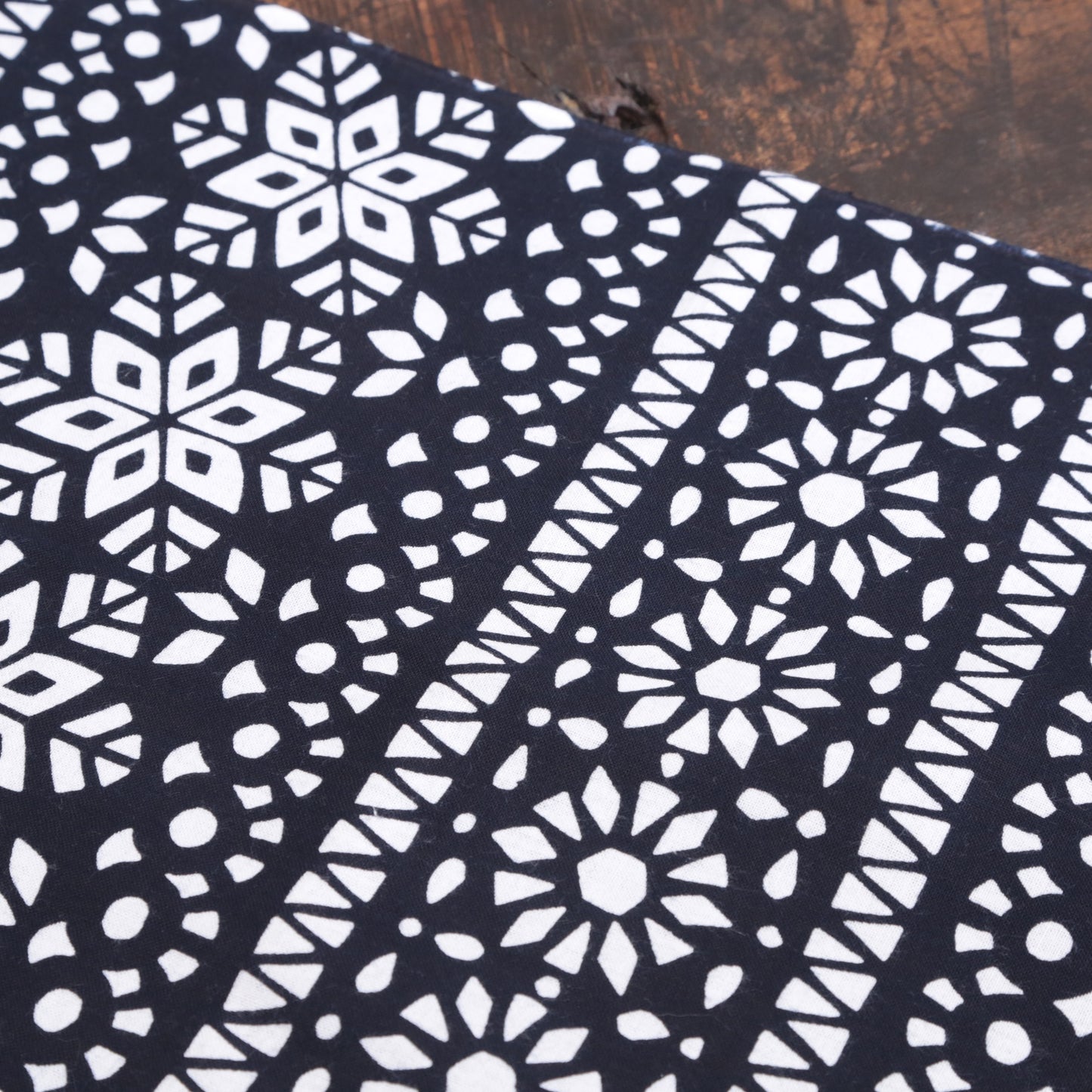 [Black Line] Snowflake pattern (black) (limited quantity)