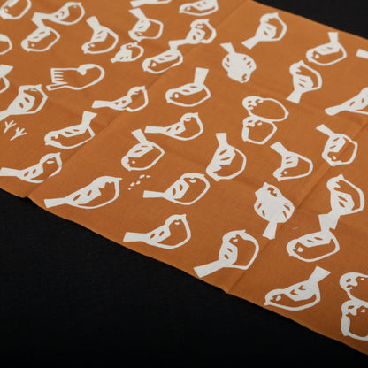 [Animal] Sparrow small pattern &lt;brown ground + kinari&gt;