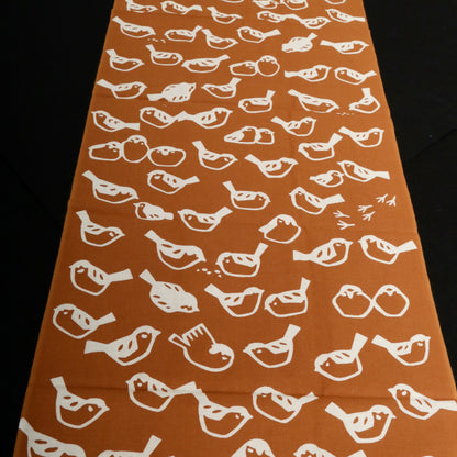 [Animal] Sparrow small pattern &lt;brown ground + kinari&gt;