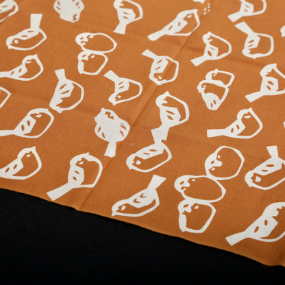 [Animal] Sparrow small pattern &lt;brown ground + kinari&gt;