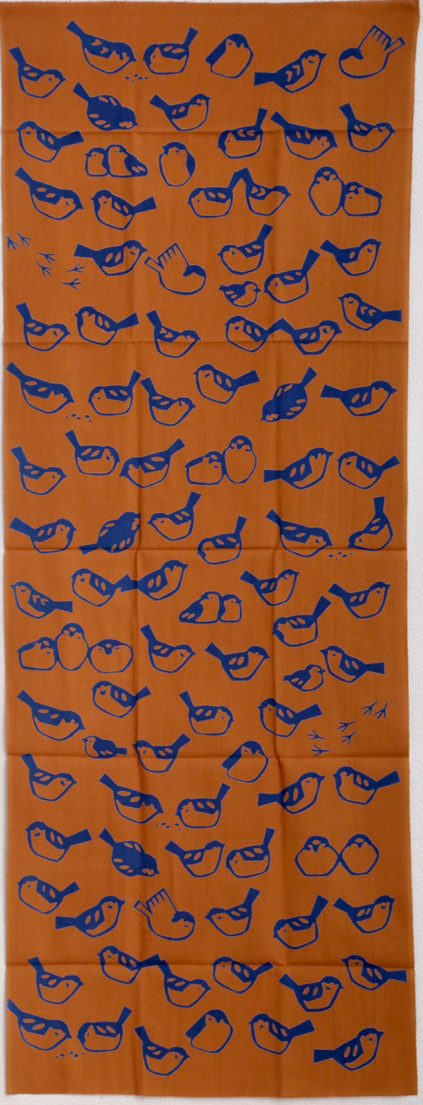 [Animal] Sparrow small pattern &lt;brown ground + navy&gt;
