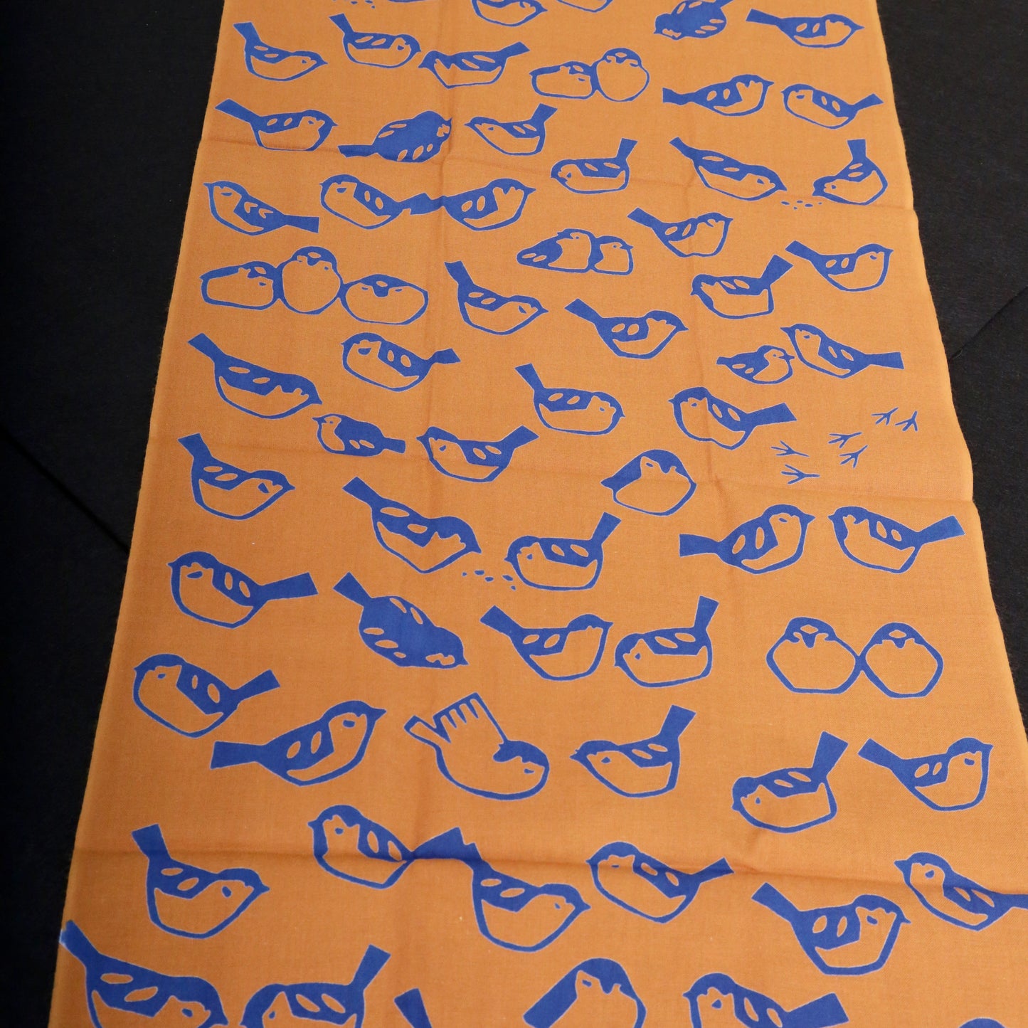 [Animal] Sparrow small pattern &lt;brown ground + navy&gt;